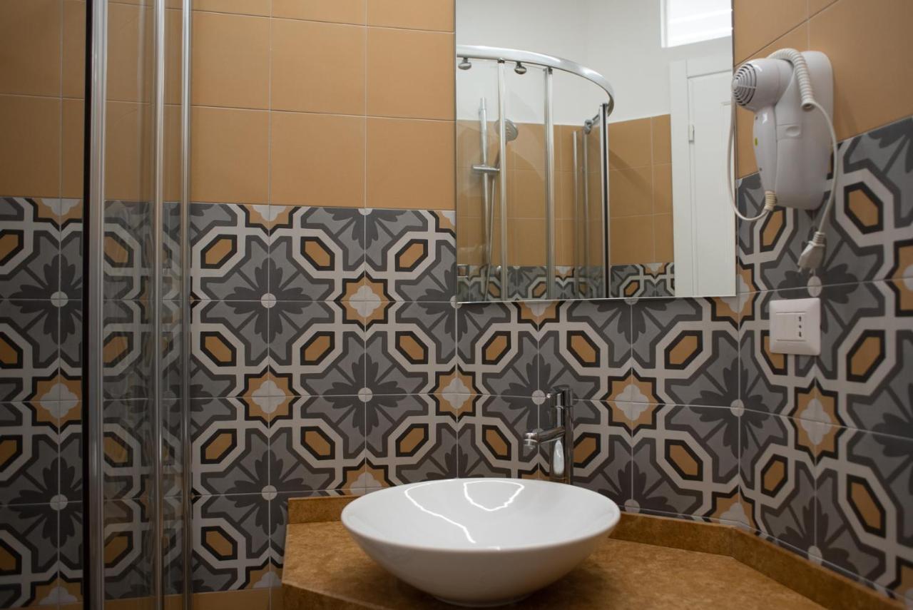 Palazzotto 902 Bed and Breakfast Crotone Buitenkant foto