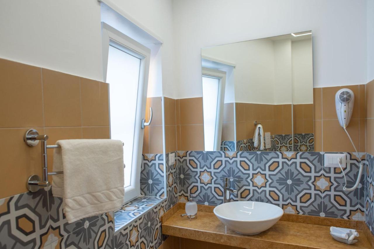 Palazzotto 902 Bed and Breakfast Crotone Buitenkant foto