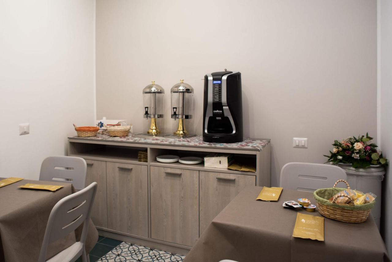 Palazzotto 902 Bed and Breakfast Crotone Buitenkant foto